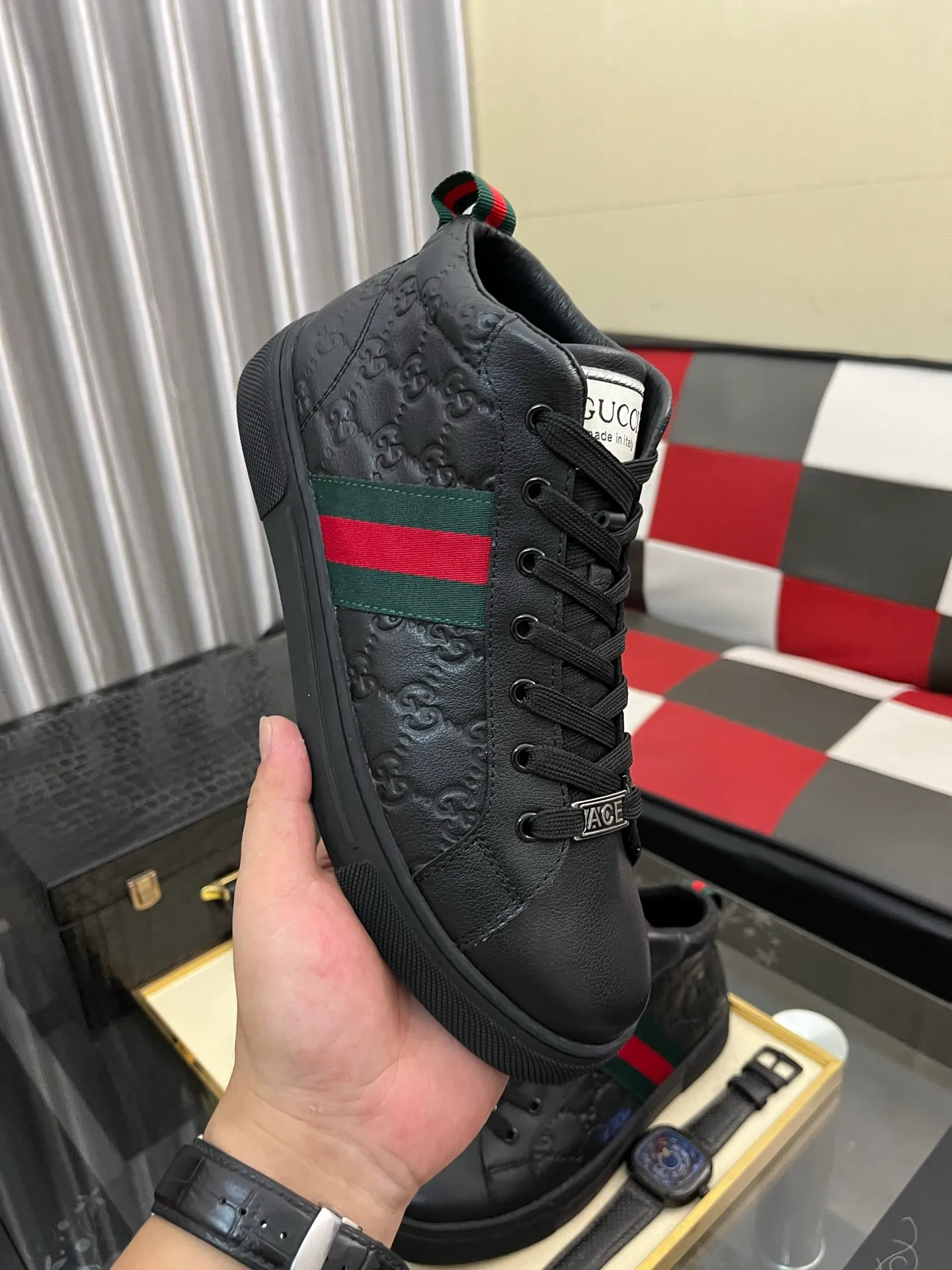 Men's shoes 💰460⌚️⌚️ 2025 new GUCCI Gucci 👊🏻 Upper 🇮🇹 imported first-layer cowhide 🇩🇪 lining imported sheepskin lining. The original outsole is molded to reflect the identity of every man, and the upper foot is elegant and stable🚶🏻🚶🏻The high-end custom counters reproduce the original version📯The shoe last remains unchanged regardless of wind and rain, and can withstand the verification of time🔍️,🔵 Size: 38-44.